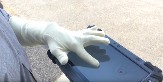 Tablettes AAEON : haute luminosité, fonctionnement ganté et changement de batterie à chaud